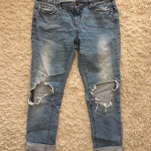 BDG Light Distressed Boyfriend Jeans Size 26